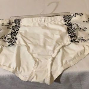 Curve muse lingerie white xl